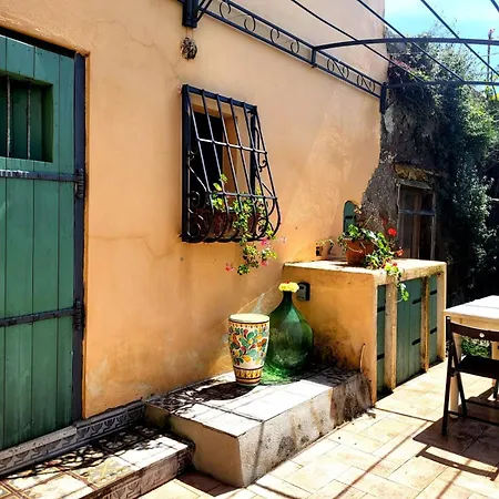 Holiday home Gialla E Rosa